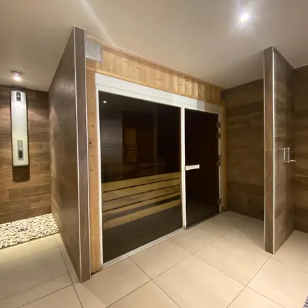 In & Out Spacious Apartment, Sauna-gym-piscine Oz