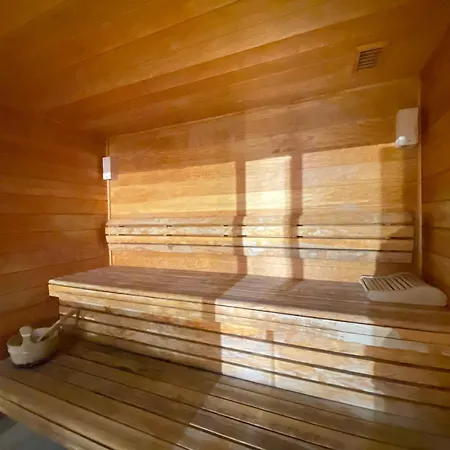 In & Out Spacious Apartment, Sauna-gym-piscine