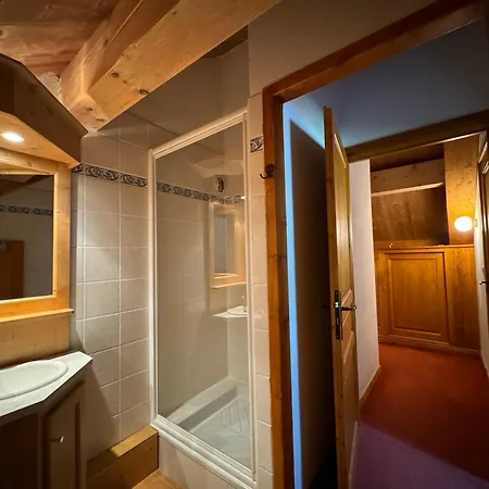 In & Out Spacious Apartment, Sauna-gym-piscine Apartment
